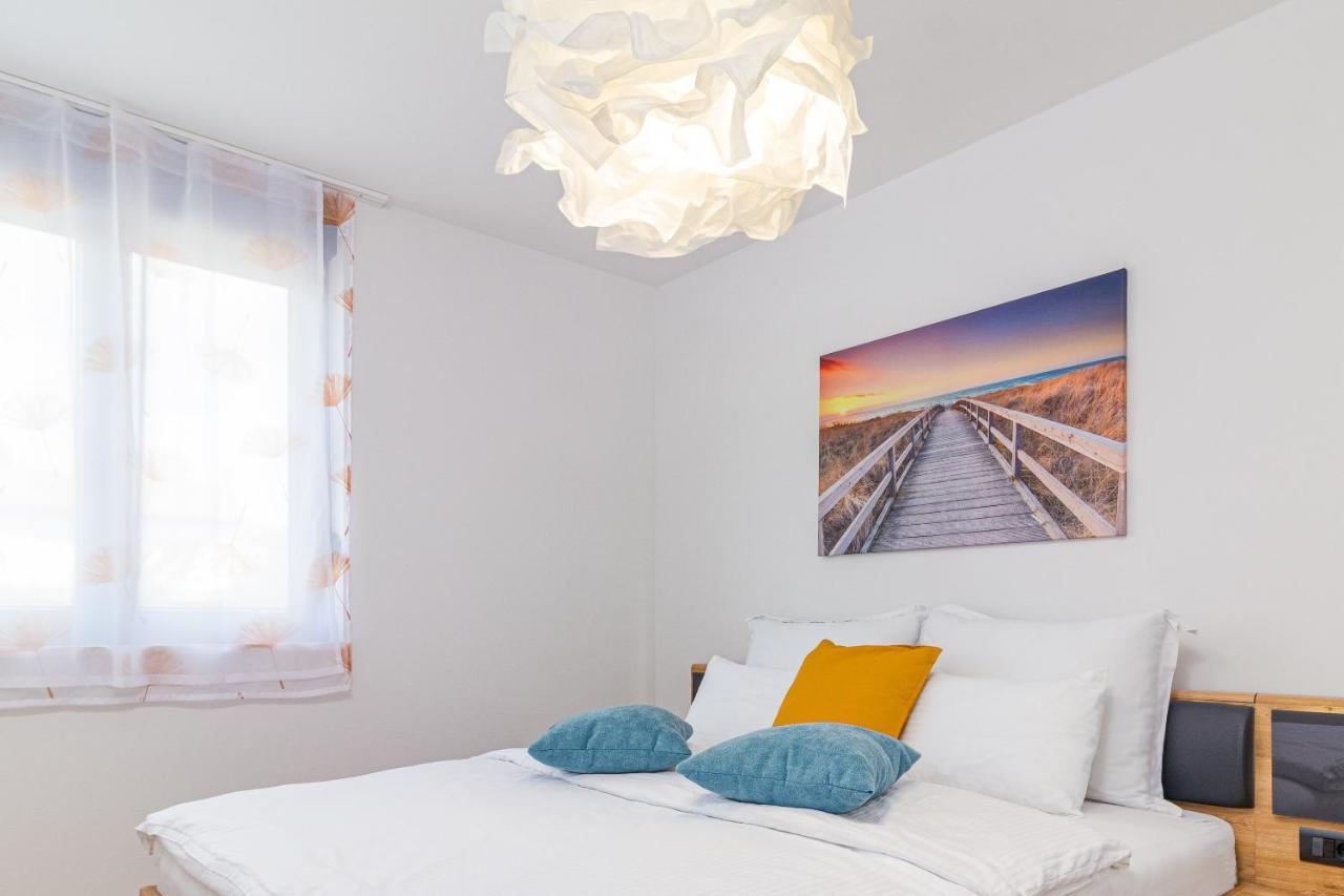 Apartment M****, New City Apartment + Parking Pula Exterior foto