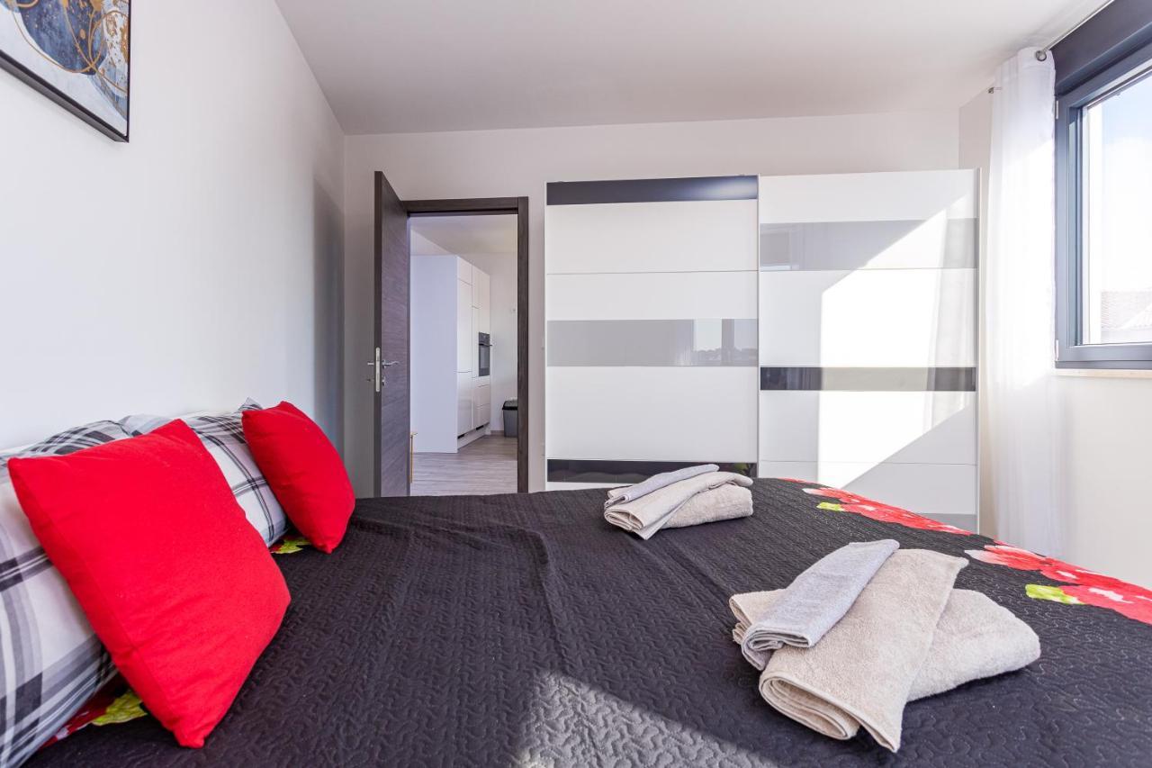 Apartment M****, New City Apartment + Parking Pula Exterior foto